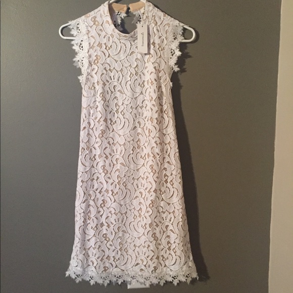 NWT Francesca’s Della Hi-neck Lace Shift Dress - Picture 5 of 7
